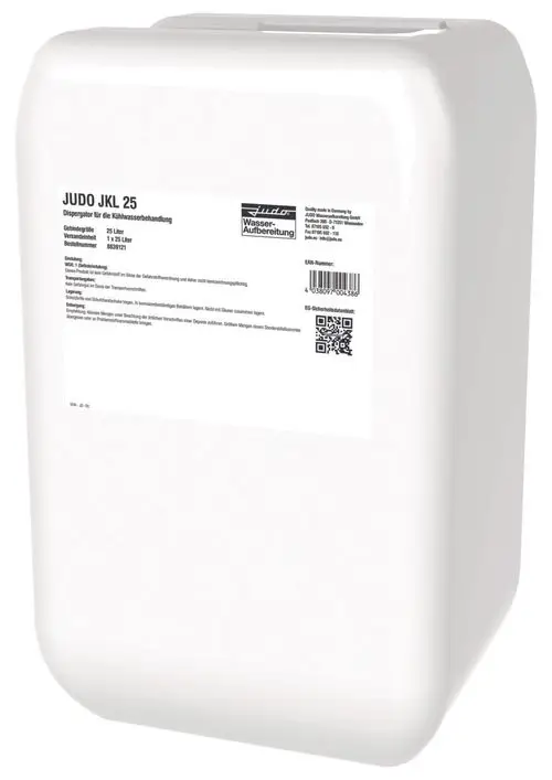 Weißer Kanister mit einer Etikette für Judo-Produkte. Enthält eine Lösung zur Wasserbehandlung. Sichtbare Informationen zu Inhaltsstoffen und Handhabung.